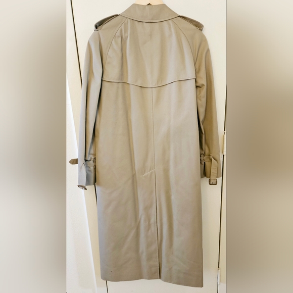 Burberry (Vintage) Women's Trenchcoat - Picture 4 of 15